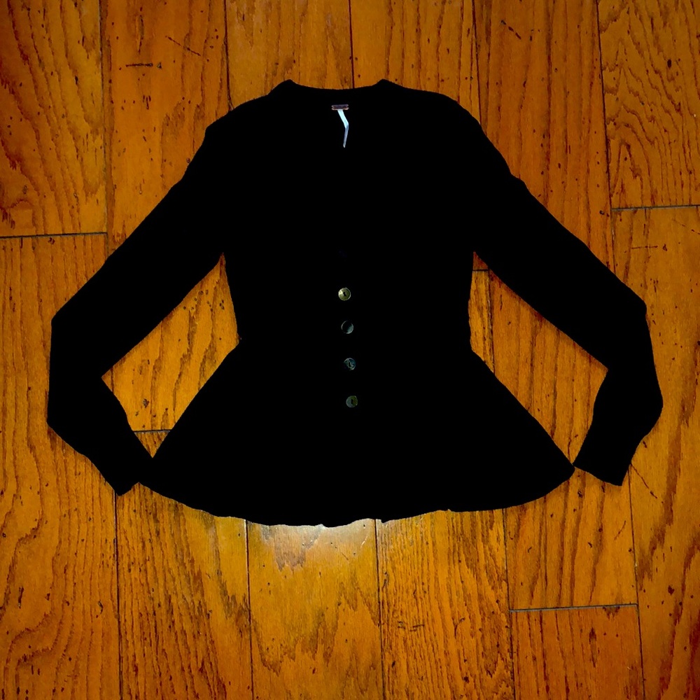XS Adorable, perfect Free People cardigan!